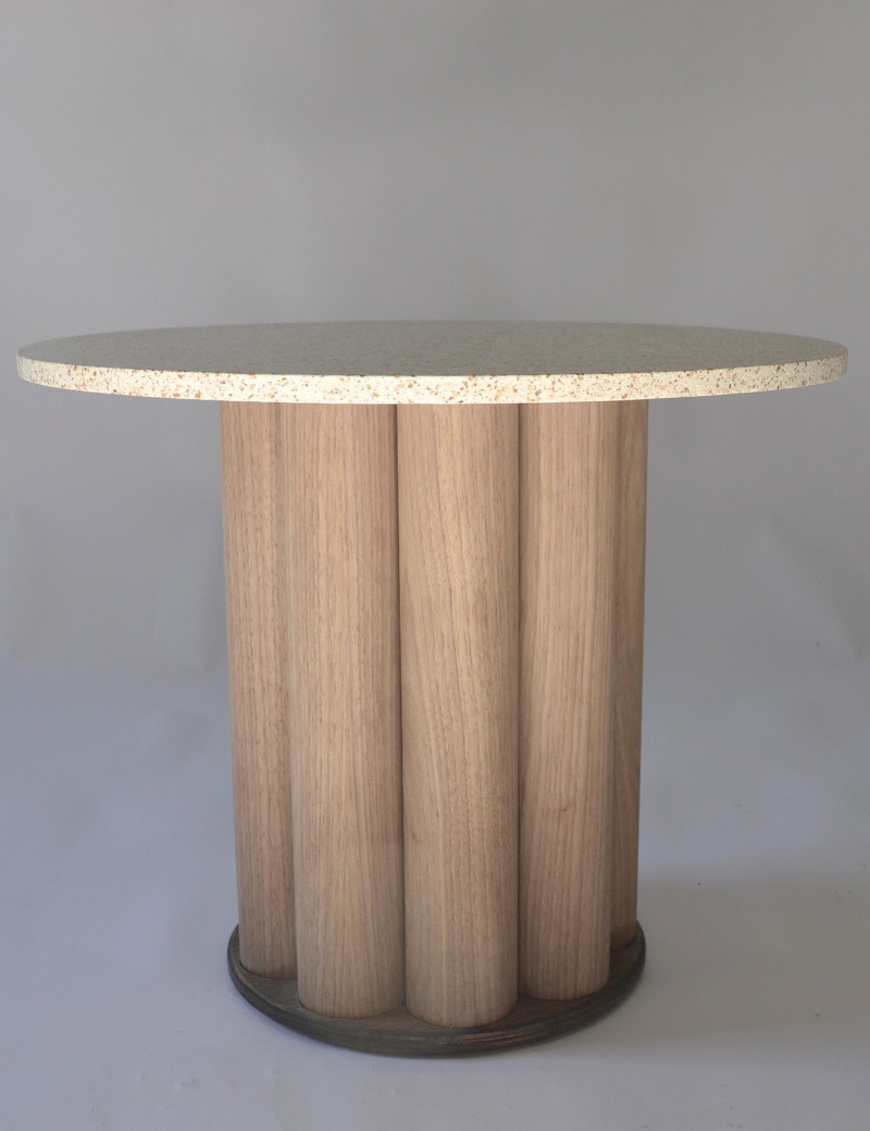 Table Héritage T9 en volants de badminton revalorisés