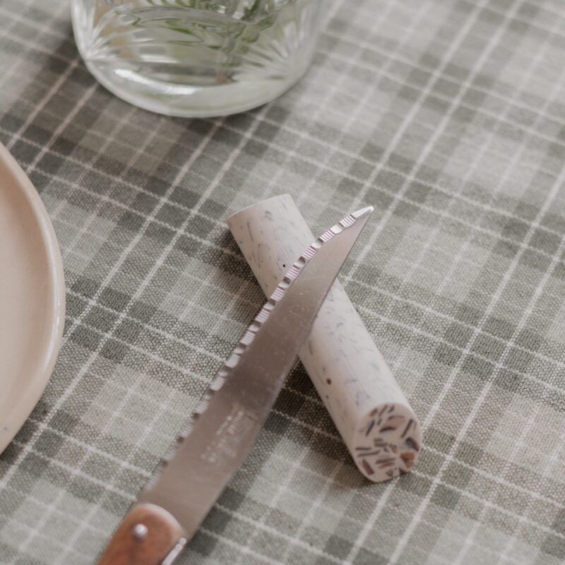 Porte-couteaux en coquillages revalorisés