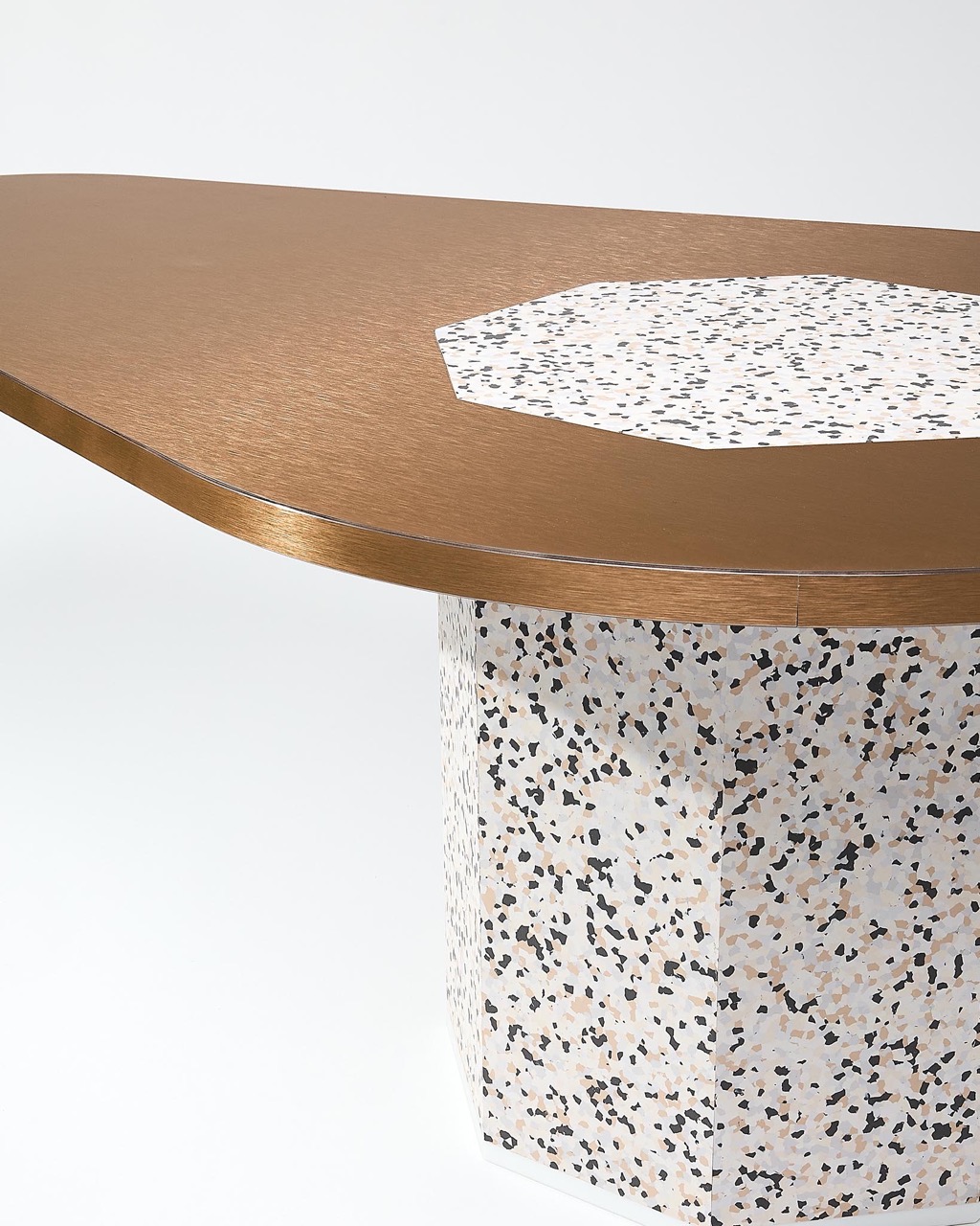 Table Avocado bois recyclé - Cuivre