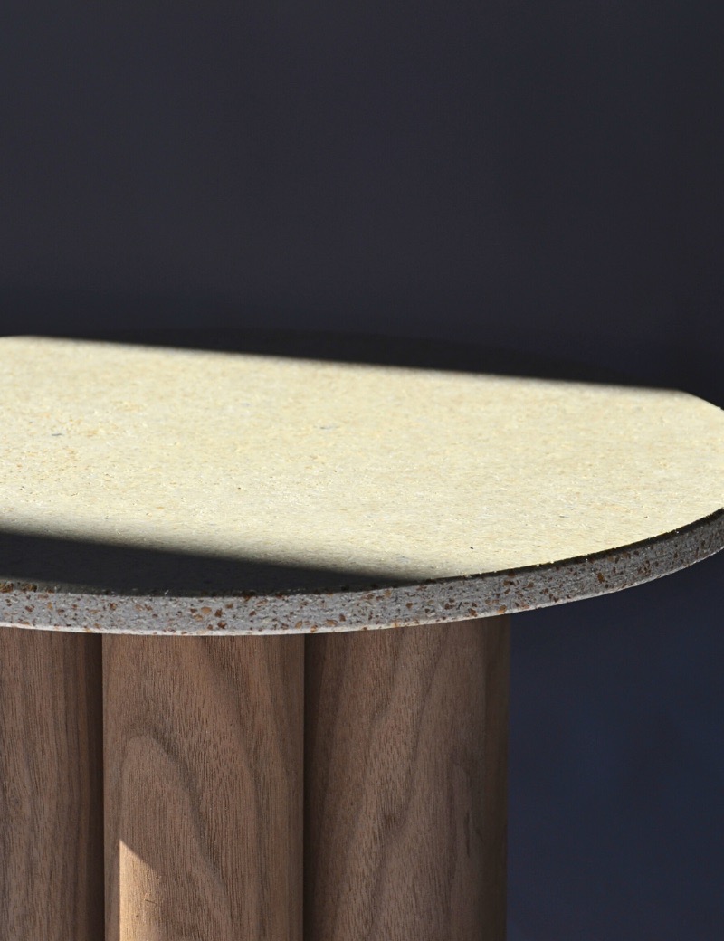 Table Héritage T7 en volants de badminton revalorisés – Image 3