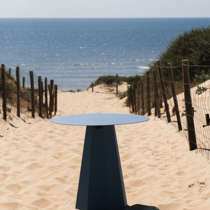 Table haute Itsaso recyclée en acier recyclé Ø 70 cm